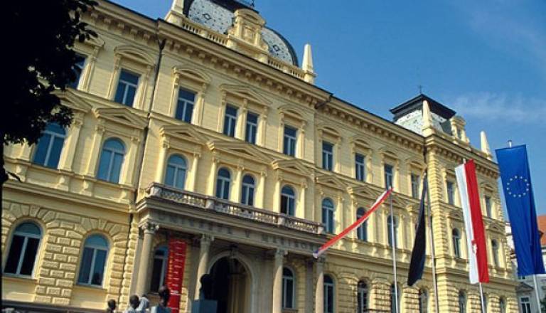 Uni MB-foto_sloveniainfo.jpg