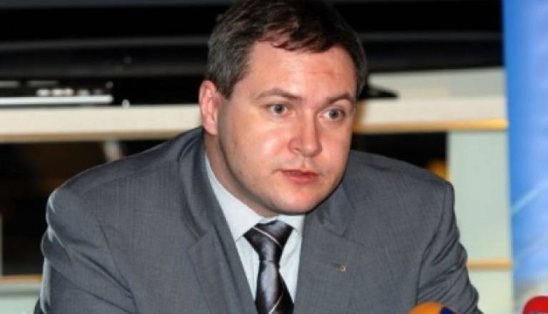 Gre še za en način pritiska na delo ministrstva, tako Židan.