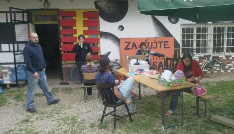 Prvi dan Majanja je minil v duhu čistilne akcije Ambasade