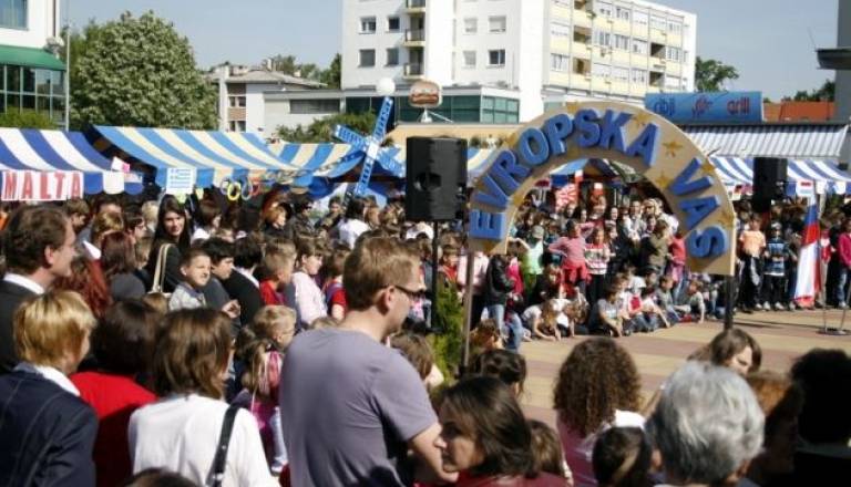 Evropska_vas.JPG