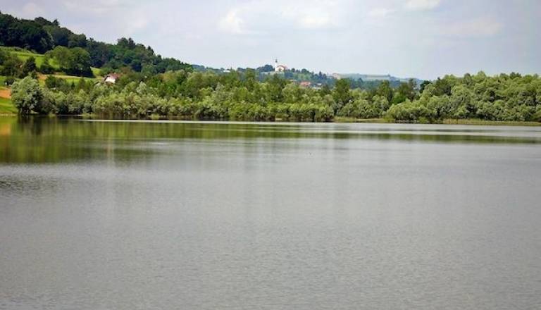 Ledavsko_jezero_Krasci.jpg