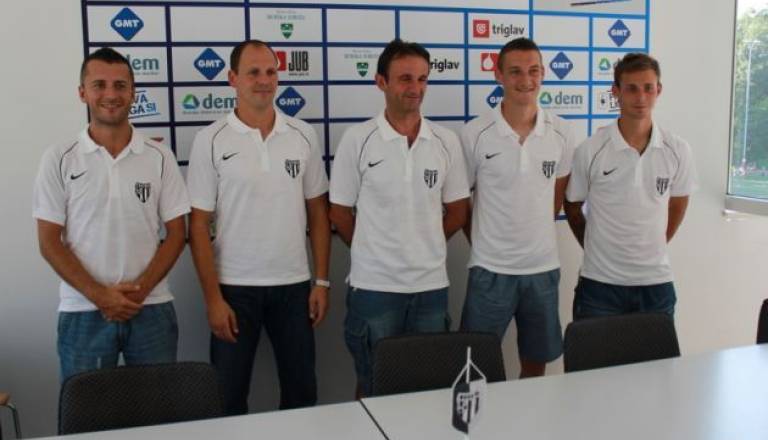 Murašem bodo pomagali obstati med elito