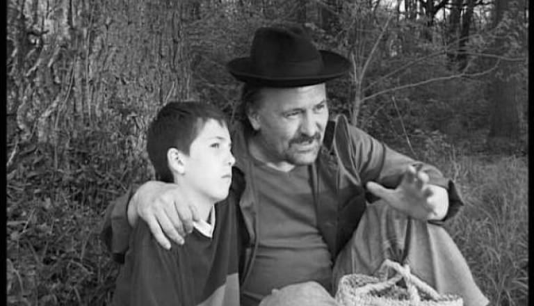  V filmu so poleg Jožeta Baše zaigrali še Vitomir Vratarič, Jaka Žilavec, Matjaž Breznik, Ana Hočevar, Milan Zrinski, Milivoj Miki Roš in Dragica Kolarič. 