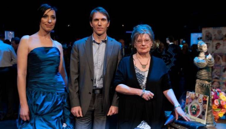 Slovenka leta 2011 - Melita Berzelak, Gregor Repič, izvršni direktor skupine Krater Media in Jelka Reichman.jpg