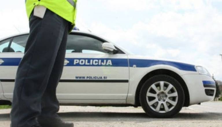 policija avto.jpg