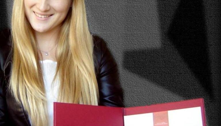 »Nagrada mi veliko pomeni, saj potrjuje moje delo, hkrati pa je to priznanje in tudi neka obveza za še trdnejše delo," pravi Janja.