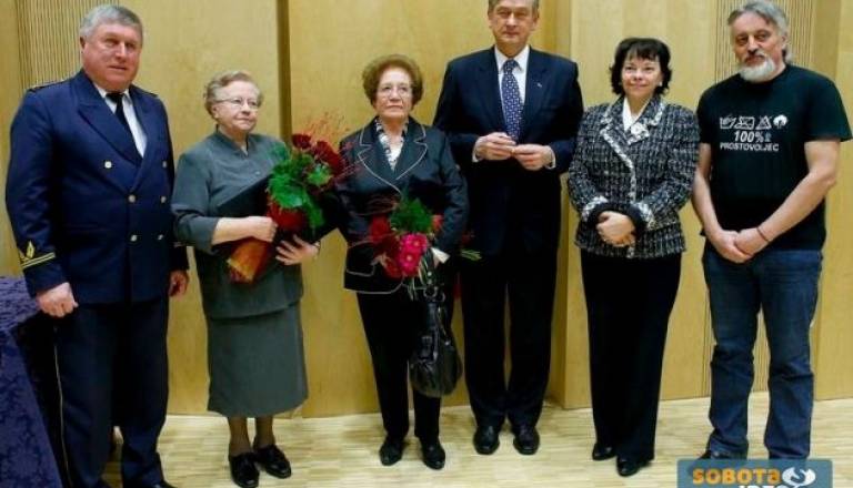 Nagrajena prostovoljka Marija Horvat iz Murske Sobote, na fotografiji tretja iz leve.
