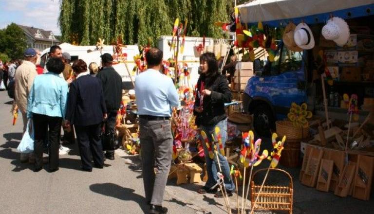 Na kramarskem sejmu v Kuzmi obiskovalci "kolejo raka".