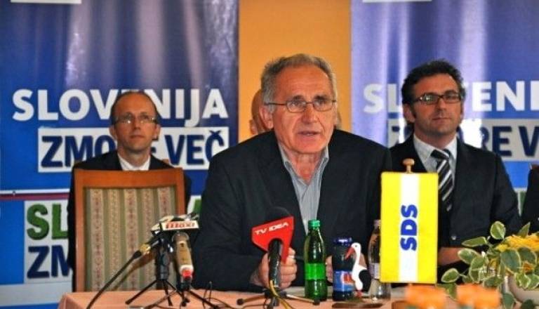 Šoš naj bi sicer dolg že poravnal.