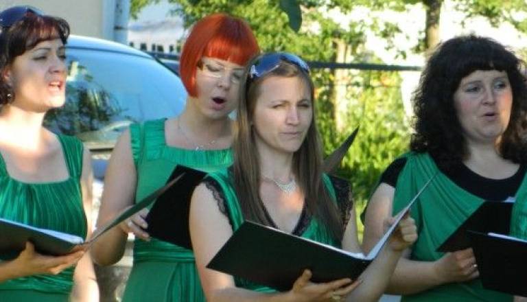 Mešani pevski zbor Cantate se je pod vodstvom Dejana Prasla udeležil mednarodnega srečanja zborov v Pavlovi hiši.