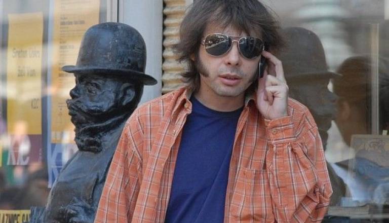 Gordan Muratović z umetniškim imenom Coco Mosquito je ustanovitelj in producent hrvaške glasbene skupine Jinx. 