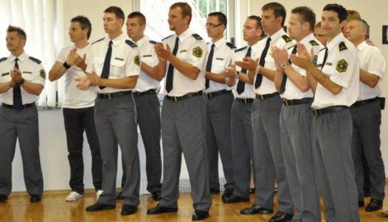 Ob Dnevu policije je Policijska uprava Murska Sobota podelila priznanja zvestim sodelavcem.