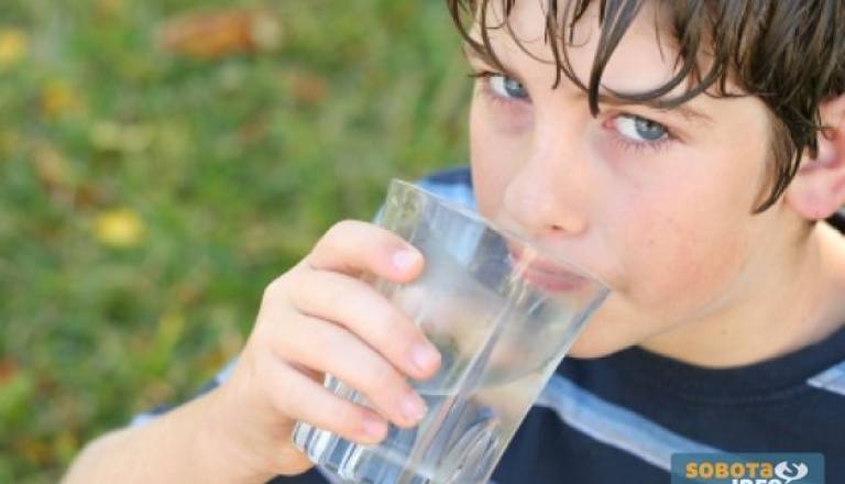 Zdrava pitna voda je osnovna življenjska potreba, ponekod na Goričkem pa je še danes nimajo. 