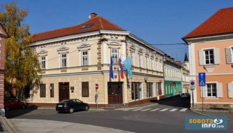 Davčna uprava Ljutomer (http://kraji.eu/slovenija/ljutomer_miklosicev_trg/slo)