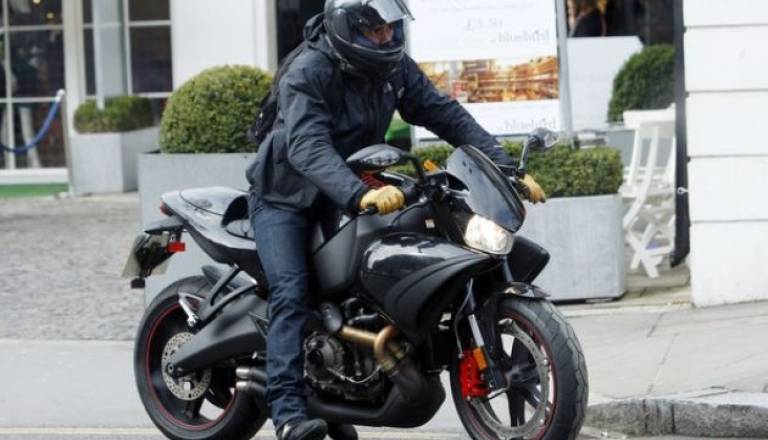 Orlando+Bloom+Riding+Motorcylce+London+NKL1-gJzb_el.jpg