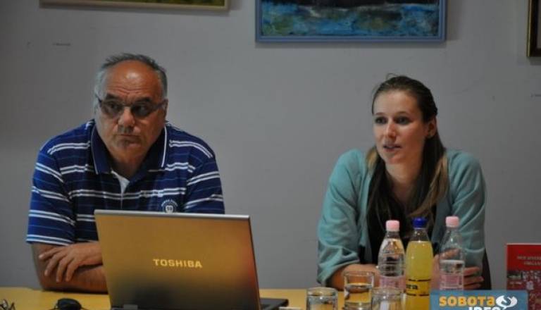 Sekretar ZSSS Milan Utroša in izvršna sekretarka ZSSS za sindikalno izobraževanje in informiranje, vseživljenjsko učenje in izvajanje projektov Staša Pernat Lesjak.