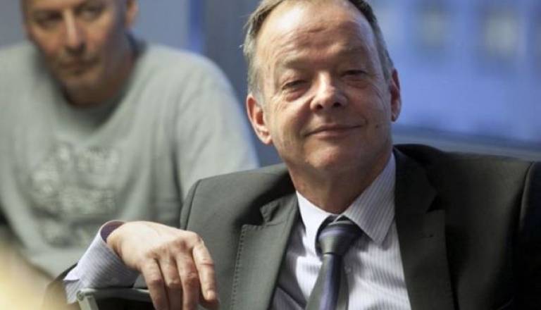 "Pozitivna osebnost, z izkušnjami iz prakse, politično neobremenjen, rad imam ljudi, ne glede na razlike," je o sebi povedal pred volitvami, ko je delal v skupini Panvita. 