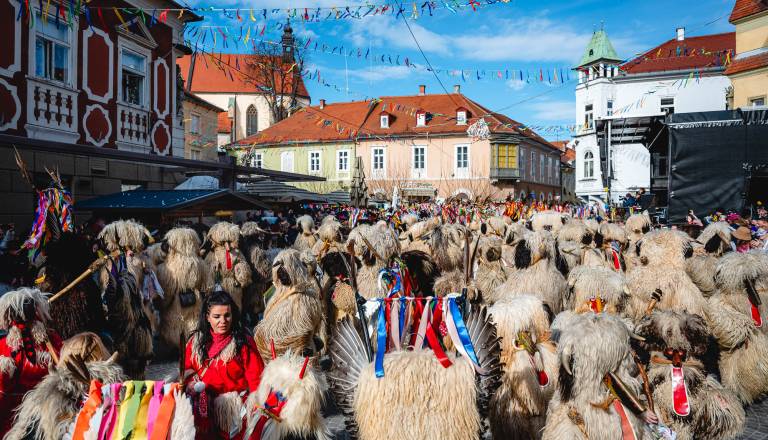2026-02-15_povorka-ptuj-all_osimzan_17.jpg