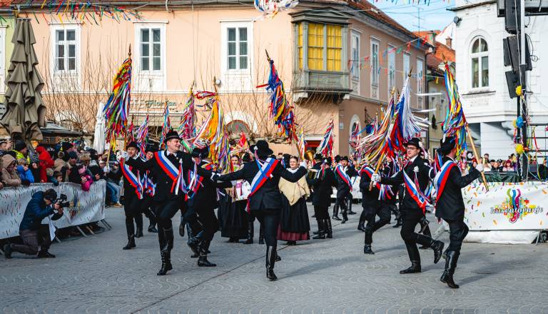 2026-02-15_povorka-ptuj-all_osimzan_32.jpg