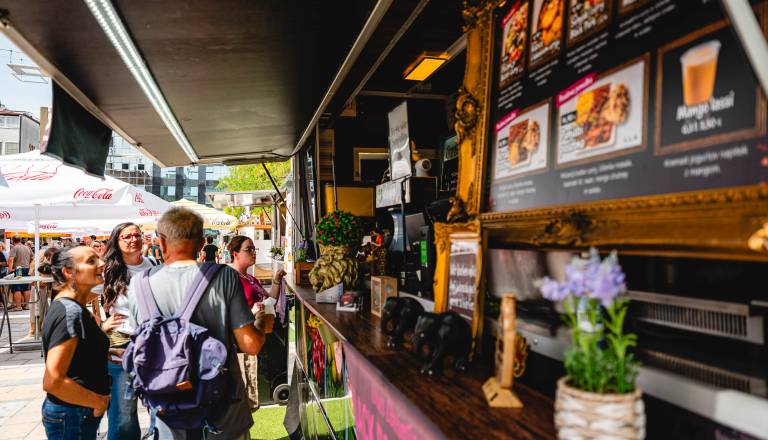 2026-08-28_street-food-market_osimzan_05.jpg