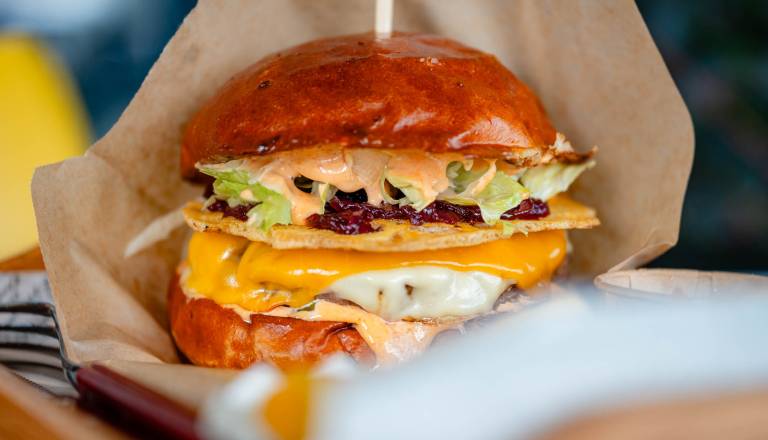 2026-10-22_Naj burger_OsimZan_16.jpg