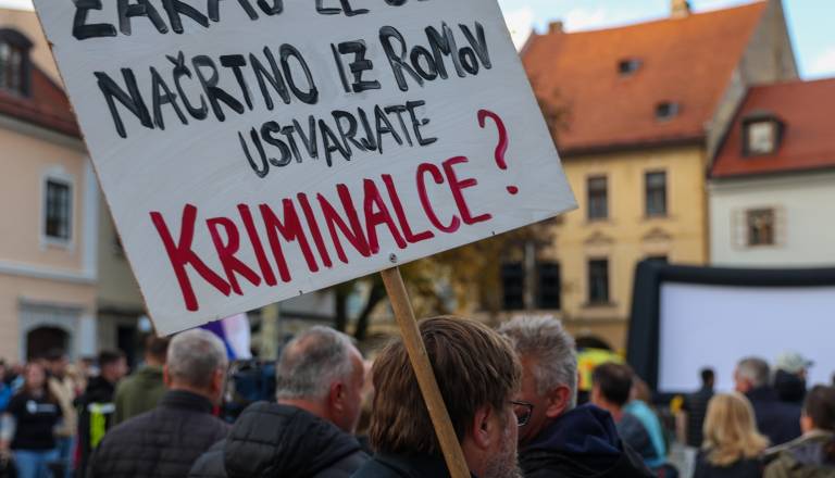 25-10-28-15-28-18-2394.jpg