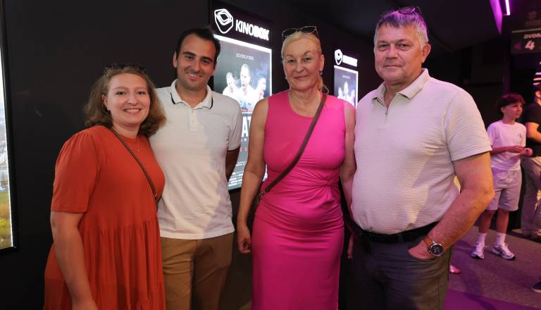 aljaz-bratina-mestni-svetnik-barbara-bratina-ziga-kos-trener-kluba-ok-otp-branik-pia-prebevsek-kos-jpg.jpg