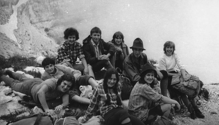 arhivska-slika-s-poti-cez-prag-28.07.1972.jpg