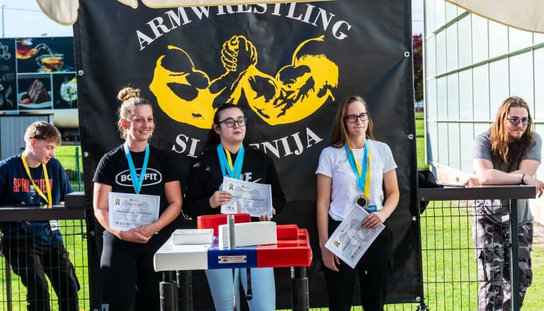 armwrestling-open-turnir-za-zacetnike-bodi-fit-maribor-25.10-2025-17_0.jpg