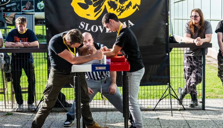 armwrestling-open-turnir-za-zacetnike-bodi-fit-maribor-25.10-2025-29.jpg