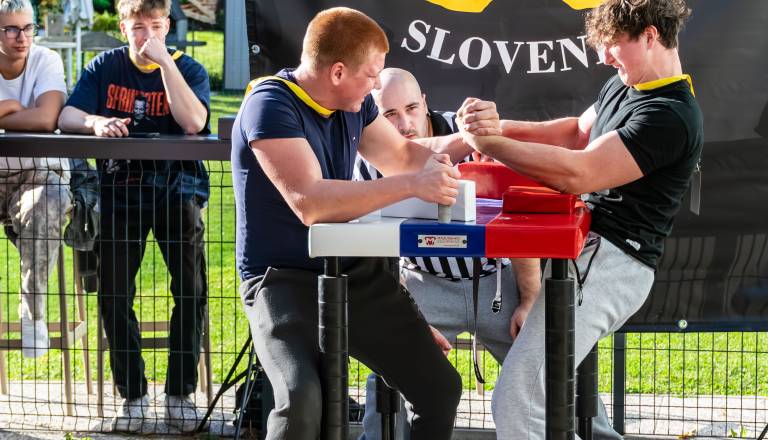 armwrestling-open-turnir-za-zacetnike-bodi-fit-maribor-25.10-2025-33_0.jpg