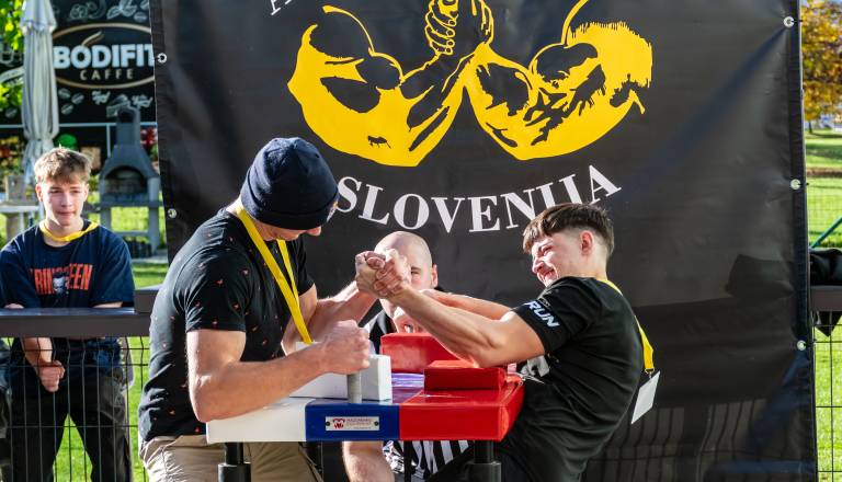 armwrestling-open-turnir-za-zacetnike-bodi-fit-maribor-25.10-2025-37.jpg