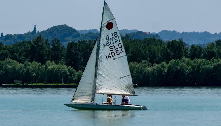 brodarsko-drustvo-ranca-ptuj-14-junij-tradicionalna-regata-ob-dnevu-drzavnosti-15.jpg