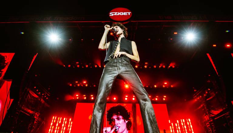 marton-monus_sombr_main-stage_20260811_053.jpg