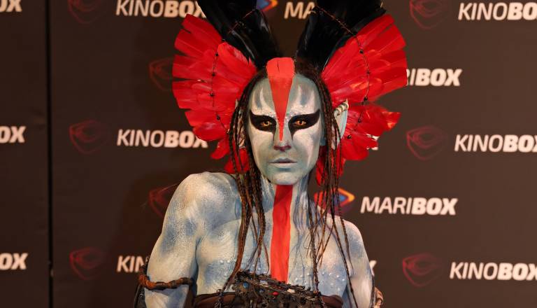 megi-knuplez-model-neytiri-s-planeta-pandora-3jpg.JPG