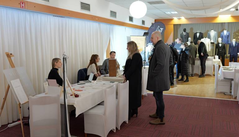 p1036093-2.jpg