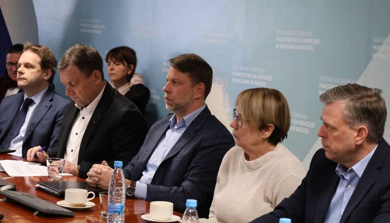 sestanek-na-temo-dostopnosti-javnih-storitev-v-lokalnih-okoljih_55076156064_l.jpg