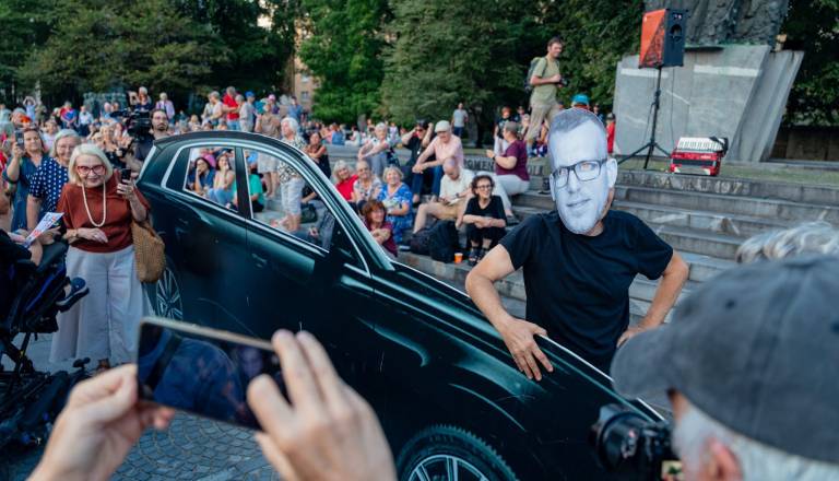 uhkuhik.jpg