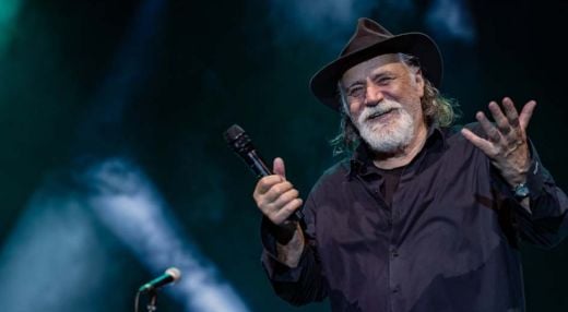 RADE ŠERBEDŽIJA - MOJ KLOBUK IMA TRI LUKNJE