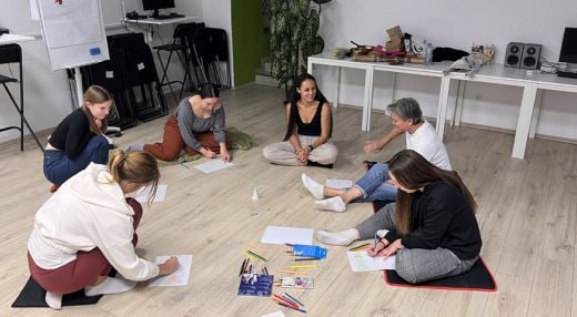 Glas galerije / Moč glasu skozi likovno umetnost
