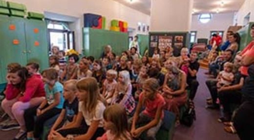 JANKO POSLUŠA PETJE JEZERA Glasbena pravljica pravljica