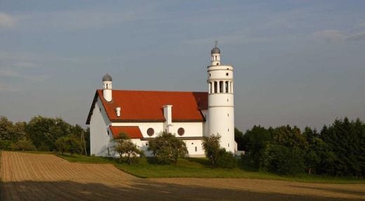 PLEČNIKOVI DUHOVNI PROSTORI RAZISKOVALNI POHOD TERRAPANONIKA