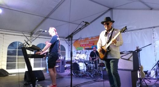 L’AMOUR FOU – nori od ljubezni, predani rocku (Poletje v Moravskih Toplicah)