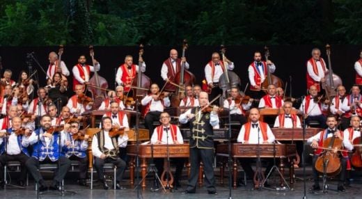 Od čardaša do valčka Gala koncert ob 40. obletnici delovanja orkestra