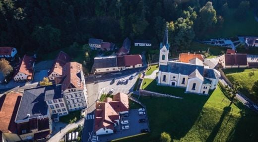 Razstava ročnih del, turnir v šahu, kegljanje na vrvici