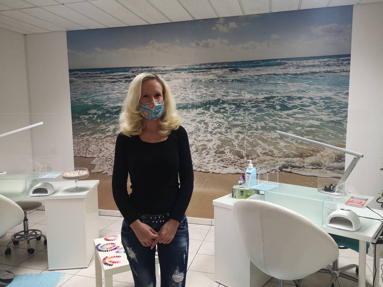 Mojca Lipič, lastnica salona Lakirnica 