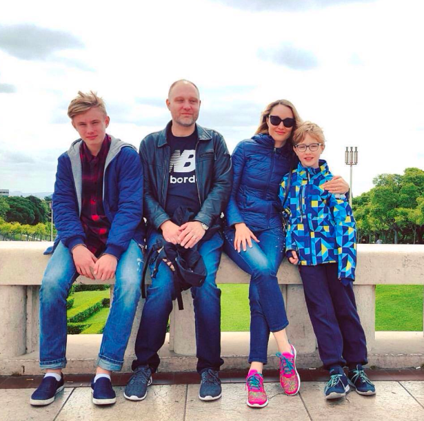 Družina Čander bo poletne počitnice letos preživela v Sloveniji.