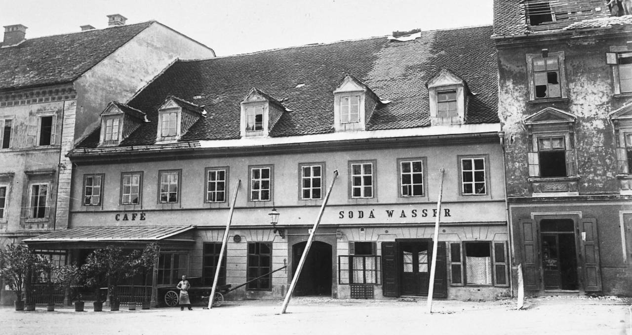 Prvotna prodajalna slaščic na Kongresnem trgu 13. Vir foto: Govorise. 