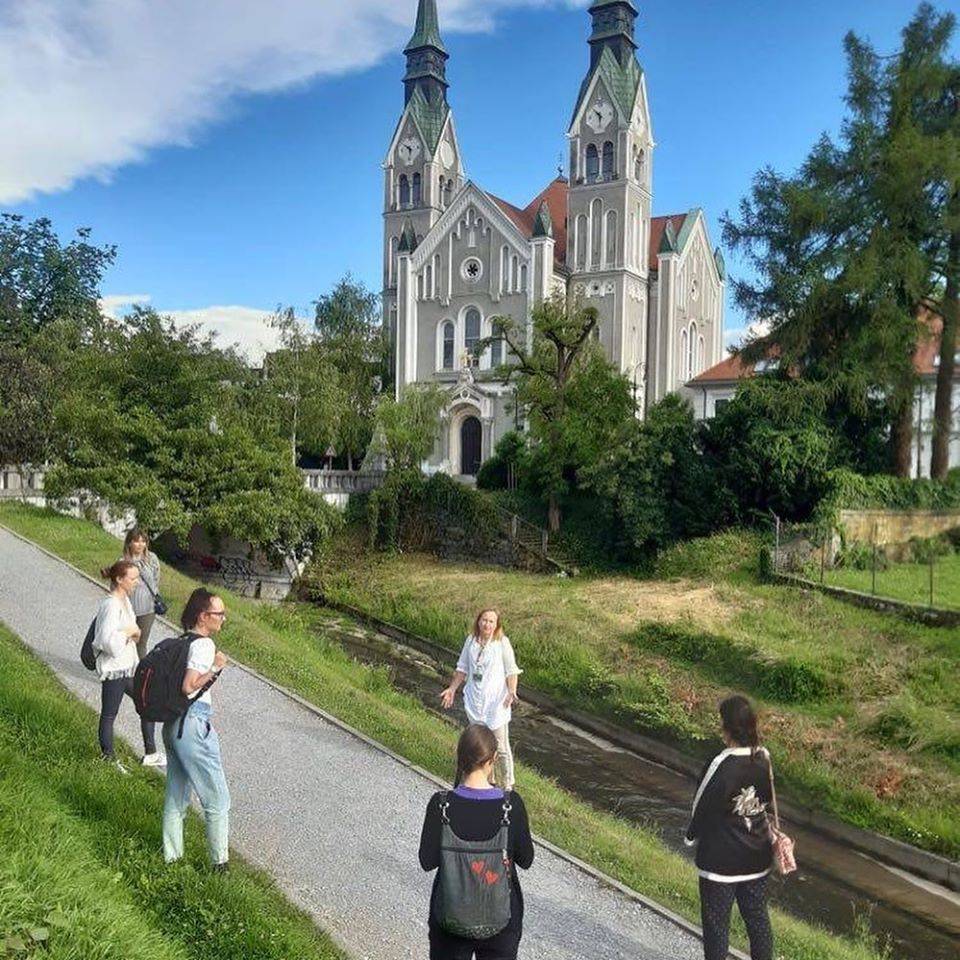 Redni ogled Trnovega traja uro in pol in je na sporedu vsak petek ob 17. uri in 30 minut. Za skupinice pa se je možno dogovoriti za ogled tudi na kakšen drug dan.