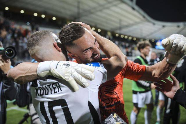 Matko Obradović je izenačil rekord Boška Boškovića in Dejana Nemca ter svoja vrata zaklenil na šestnajstih tekmah